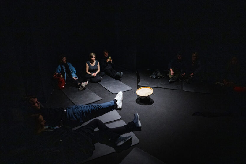 어둠 속 전시장으로 탈바꿈한 베를린 호텔, <더 다크 룸스> 2 The Dark Rooms Hotel 2025 byCarstenBeier 3000px 60