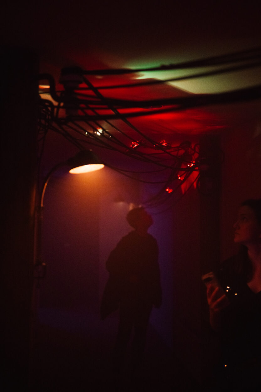 어둠 속 전시장으로 탈바꿈한 베를린 호텔, <더 다크 룸스> 7 The Dark Rooms Hotel 2025 byCarstenBeier 3000px 65