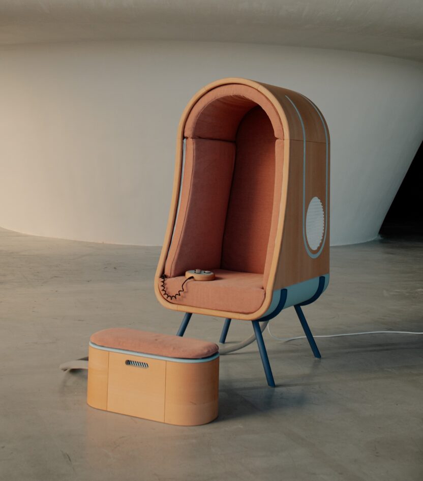 12 1 a 33 oto the hugging chair alexia audrain 1660755315 1