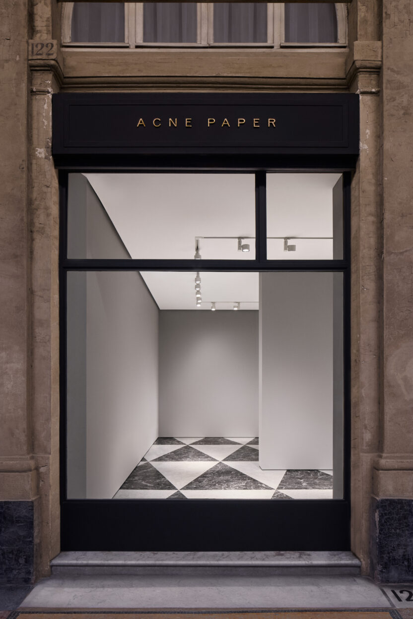 아크네 스튜디오가 만든 갤러리, 아크네 페이퍼 팔레 로얄 1 ACNE PAPER PALAIS ROYAL PRESS 9 2