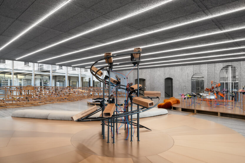 소리로 그린 감상의 지도 4 1 Fondazione Prada Meriem Bennani