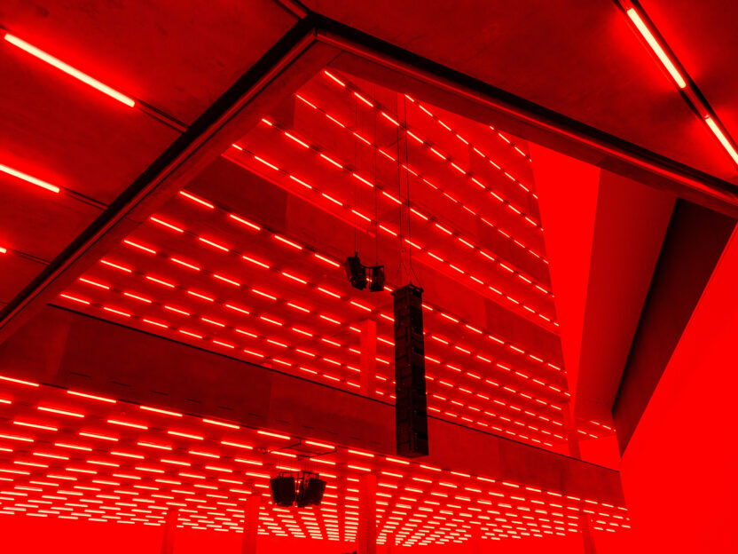 소리로 그린 감상의 지도 3 PRINT 043 Schaulager Steve McQueen Bass installview