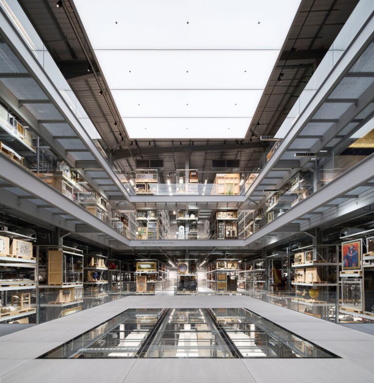 열린 수장고의 새로운 문법, V&A East Storehouse