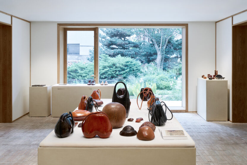 서울에서 다시 펼쳐지는 르메르의 〈Wearable Sculptures〉전 12 20250903 141314