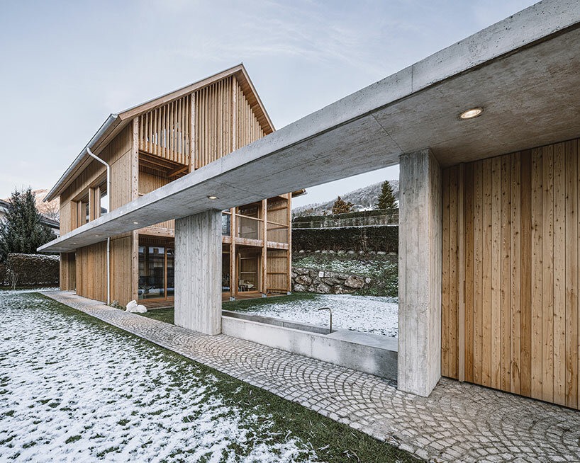 언덕 위에 홀로 선, 목재로 지은 오스트리아 주택들 6 07 5