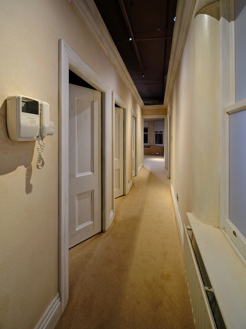 네덜란드 아이 필름뮤지엄, 틸다 스윈튼의 예술 세계를 전시하다 8 20251103 071145