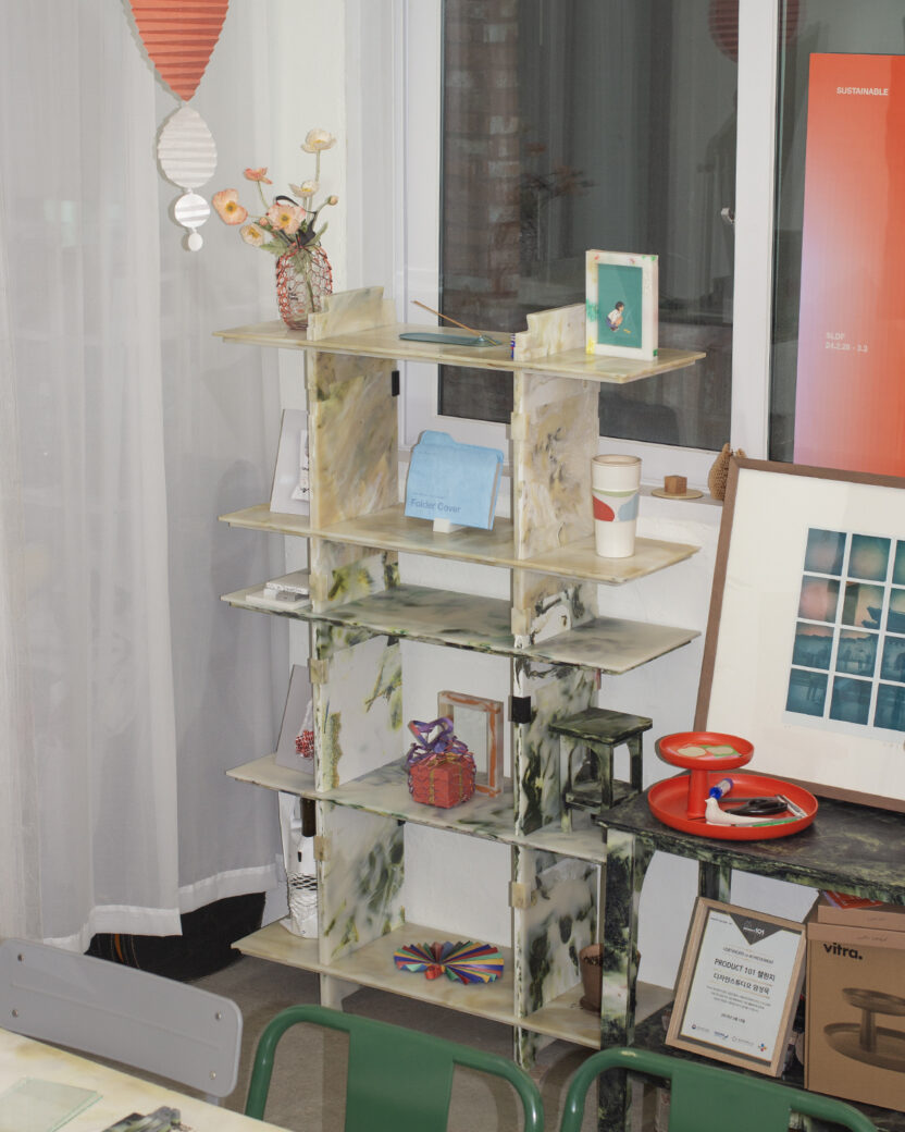 업사이클링 소재에서 발견한 가능성, Plastic Marble Display Shelf 6 6 6