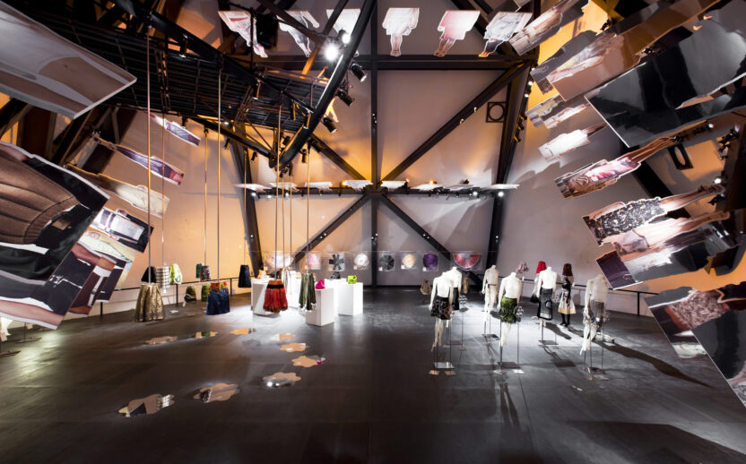 크리스 반 두인 OMA 아시아 총괄 파트너 15 Prada Transformer 09 2