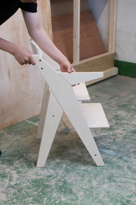 생각이 형태를 갖춰 가는 과정, 〈어펜딕스: 실천, 사유, 제작〉 16 beformative High chair 02 1