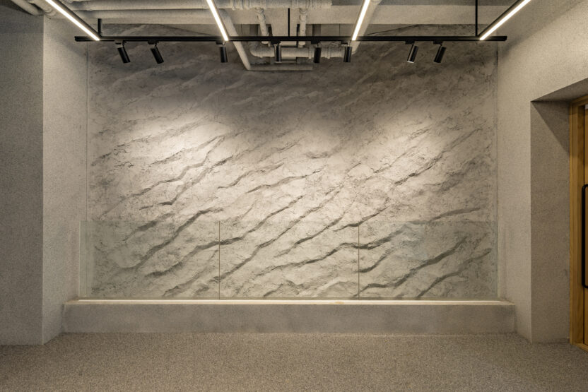 일상으로 들어온 조각 전문 갤러리, 스페이스 톤 ② 3 20251208 152638