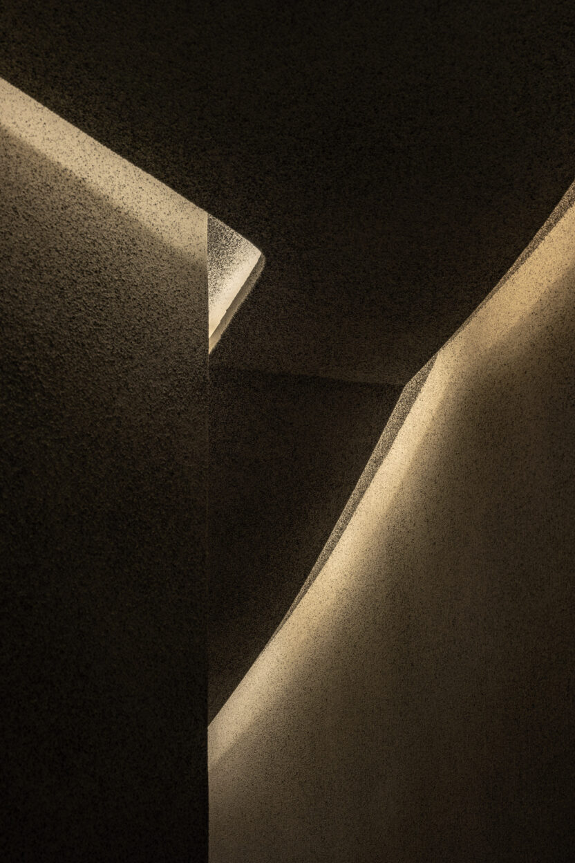 일상으로 들어온 조각 전문 갤러리, 스페이스 톤 ② 5 20251208 153156