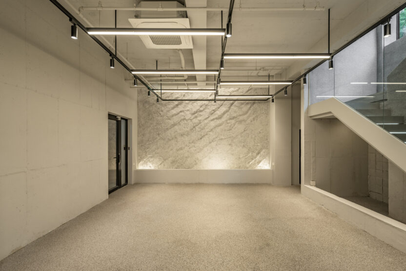 일상으로 들어온 조각 전문 갤러리, 스페이스 톤 ② 6 20251208 153459