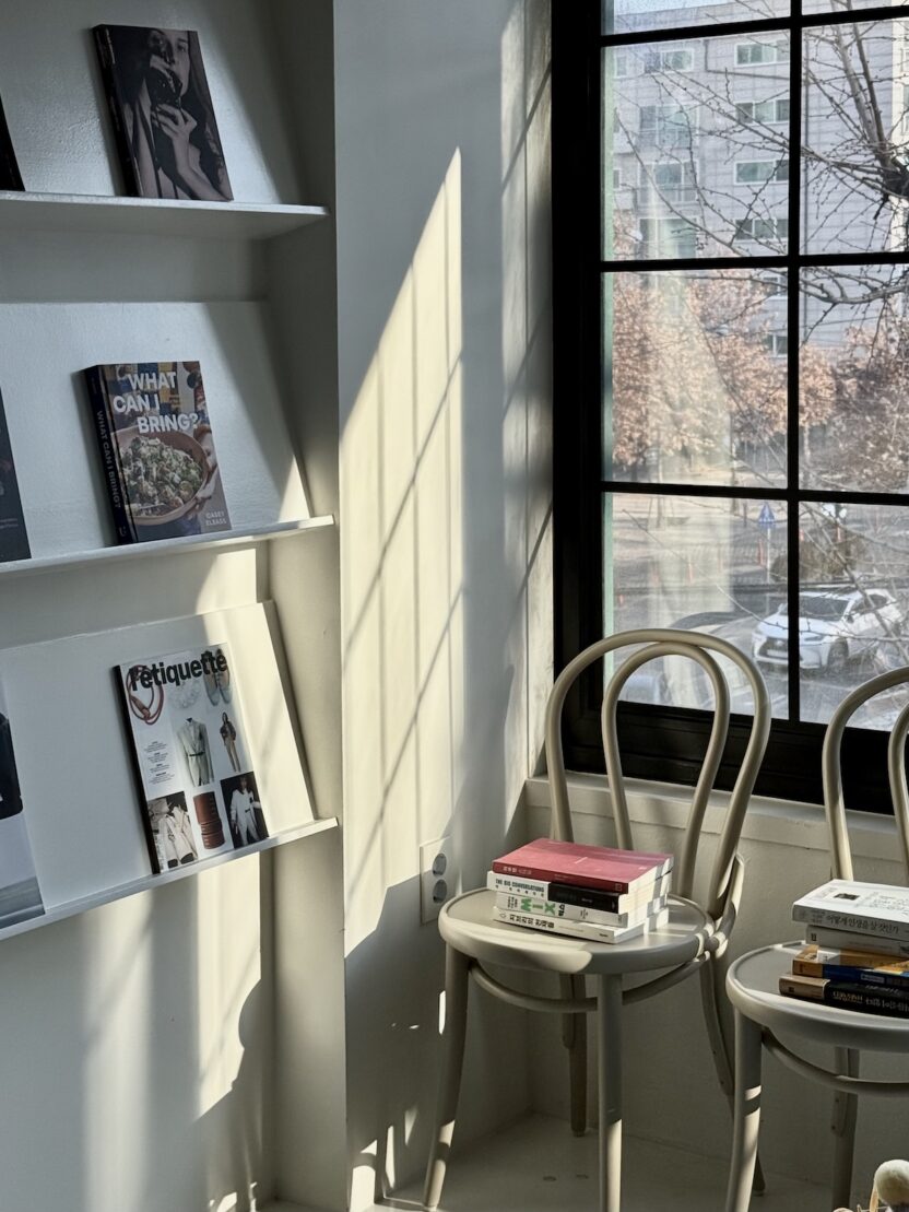 읽는 삶을 제안하는 라이프스타일 공간, 예민함하우스 6 07