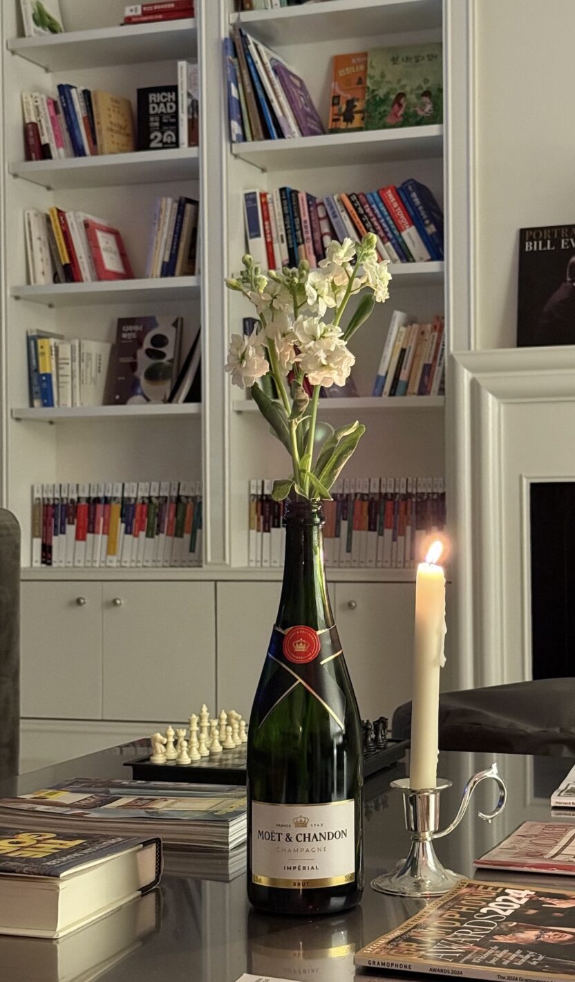 읽는 삶을 제안하는 라이프스타일 공간, 예민함하우스 11 12