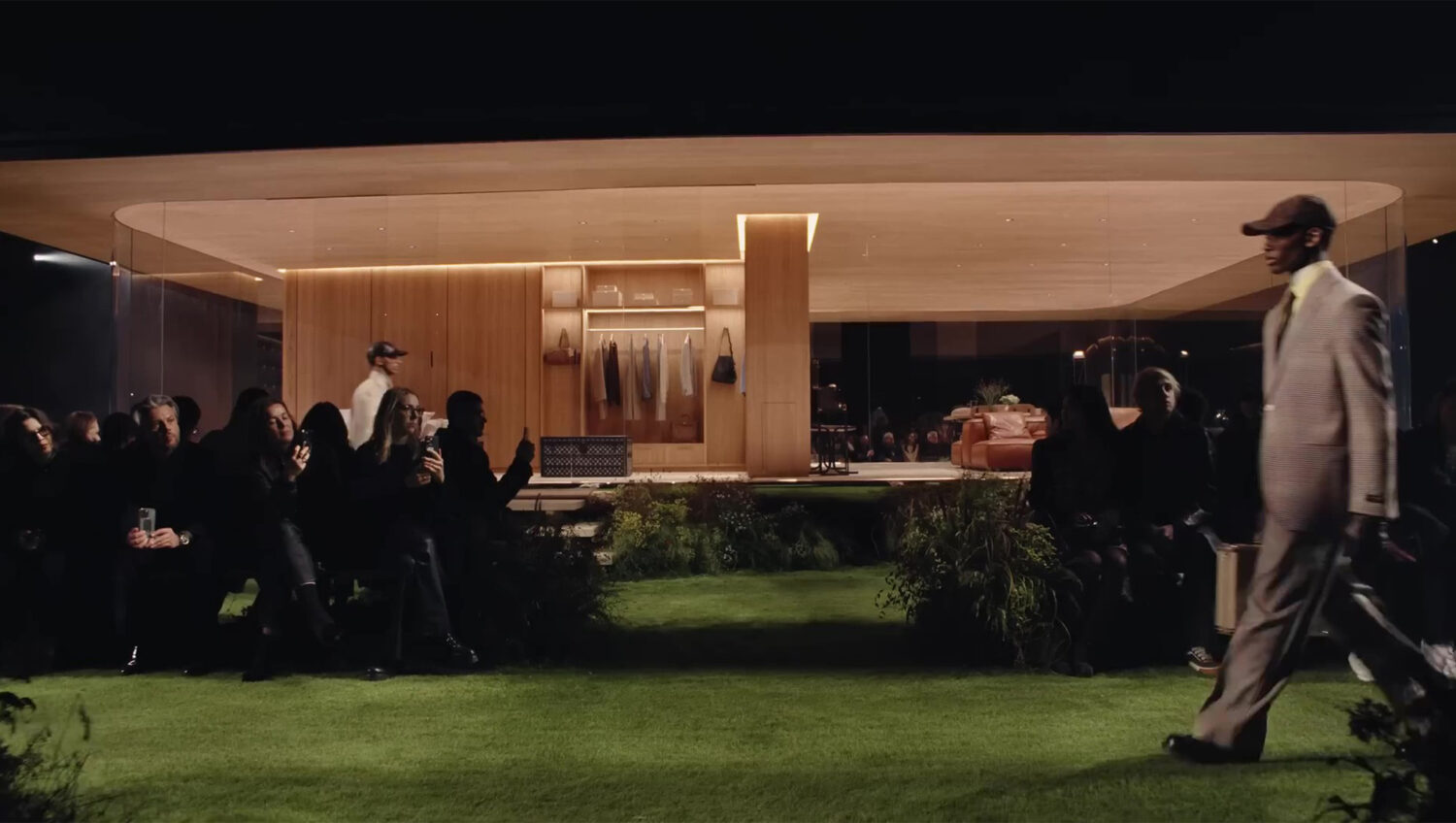 퍼렐 윌리엄스가 디자인한 루이비통 남성복 쇼의 공간