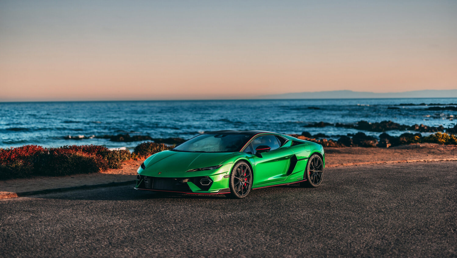 람보르기니의 DNA를 미래로 연결하는 디자이너, 밋챠 보커트