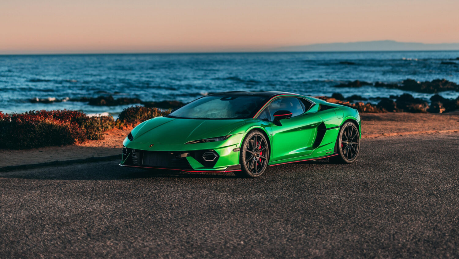 람보르기니의 DNA를 미래로 연결하는 디자이너, 밋챠 보커트