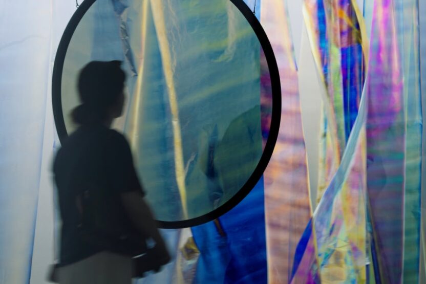 빛의 현재를 체험할 수 있는 몰입형 전시, 올라퍼 엘리아슨 개인전 7 7 9