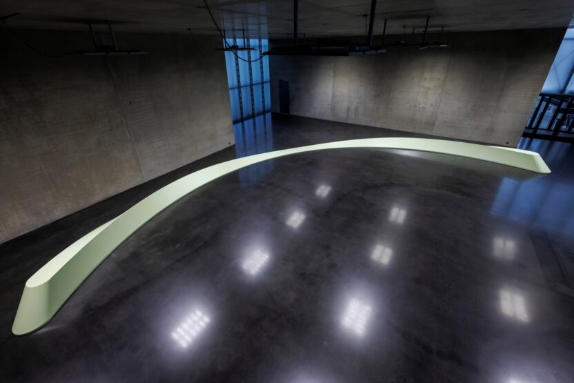 페터 춤토르 건축을 매개로 완성된 현대미술가의 전시 4 resize 9 1