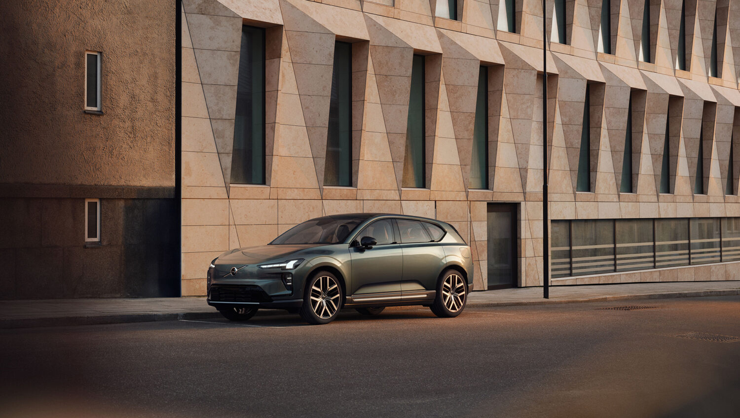 타협을 멈춘 진화, 볼보 EX60