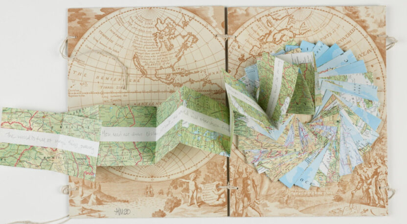 도서관에서 열린 페이퍼 아트 전시 4 5 6